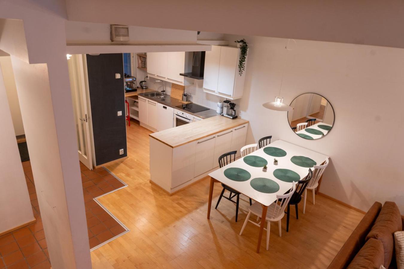 Semesterbostad Architectural Townhouse With Sauna And Patio *
